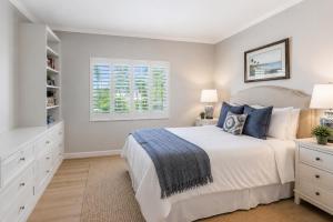 Two Bedroom Bayfront Condo with Water Views