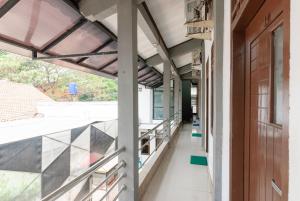 RedDoorz Syariah near Mall Of Serang