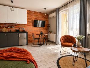 Roztocka studio, free parking, 1 tram to the city & PGE National Stadion, AC by Cosmo Spirit