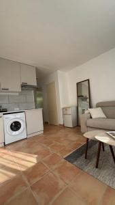 Cozy, renovated studio Cannes, Croix des Gardes