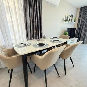 Kraymorie Sea Front 6 Apartment
