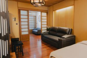 New York Loft & Japanese Magic by V4SKIN