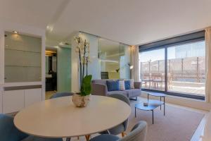 Modern Flat in Rios Rosas with Terrace
