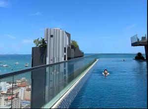 Best Condo in Central Pattaya With Rooftop Pool