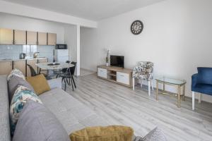 White Cove Apartments