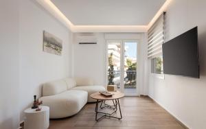 Vouliagmeni Olivomare Suite