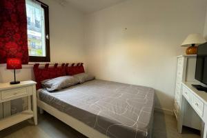 Modern appt with direct beach access