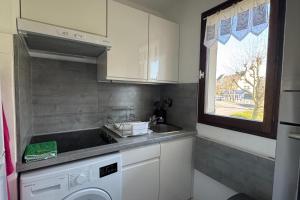 Modern appt with direct beach access