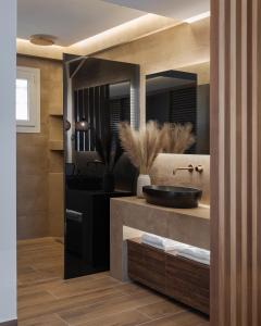 Vouliagmeni Olivomare Suite