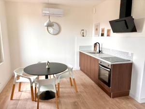 Large bright, designer et air-conditioned 1 bedroom apartment Castres