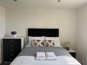 Casa Cove GF Apt with Parking - 5 min to Hospital
