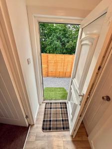 Shells Lodge Compact 8-Bedroom Chalet Maryville Caravan Site Uddingston, Glasgow