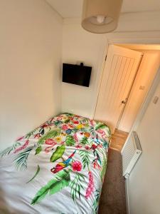 Shells Lodge Compact 8-Bedroom Chalet Maryville Caravan Site Uddingston, Glasgow