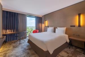 Radisson Blu CDG Airport Terminal Hotel, Paris