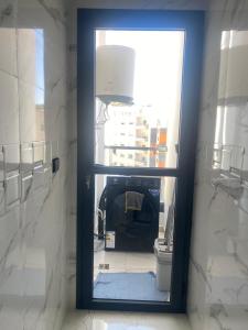 New Modern Apartment for Business & Family Stay