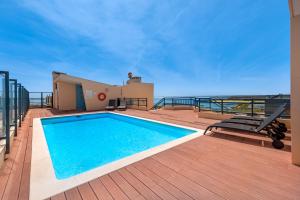 Waterfront Pool Penthouse View