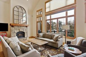 Alpine Vista Chalet