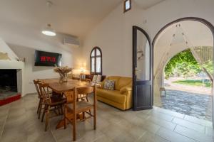 Villa Ambra - 3 Minute Sea & Private Garden