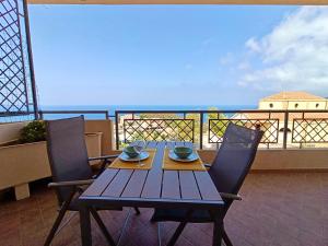 Pedra Blu Holiday Home with stunning terrace overlooking the sea
