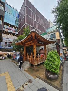 Stay JoyㅡGroups & Families up to 17ㅡ6BR Whole HouseㅡWalk to Gyeongbokgung