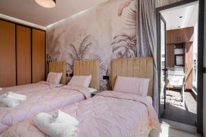 flora bay luxe