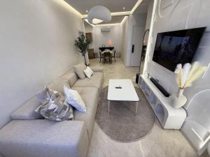 OCosy House Netflix, IPTV, Movie Theater Guéliz center