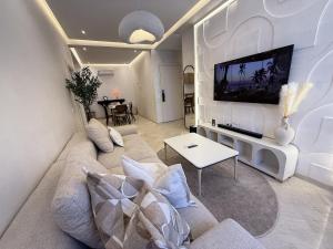 OCosy House Netflix, IPTV, Movie Theater Guéliz center