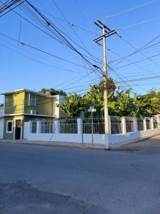 Casa verde El Platanar con Jardín Tropical Calkiní