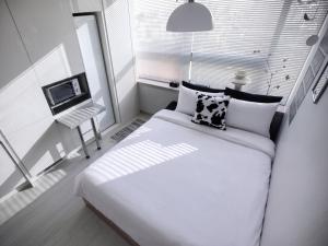 Hees window - Suwon Station 5 min walk