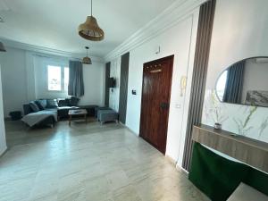 Cosy Apartment with Terrace, BBQ & Open View