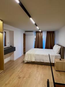 Golden Stay Apartment