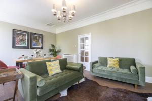 Stylish Two Bed Apartment on Montpellier Spa Road