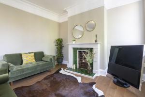 Stylish Two Bed Apartment on Montpellier Spa Road
