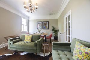 Stylish Two Bed Apartment on Montpellier Spa Road