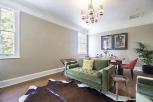 Stylish Two Bed Apartment on Montpellier Spa Road