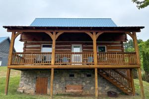 Gas Grill! Cabin Retreat, 2 Mi to Blue Ridge Pkwy
