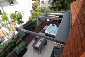 Apartment Paula with Private Jacuzzi and Parking- near the Beach