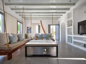 SeaSalt Dream Villa,Santa Maria 5 min from Naousa