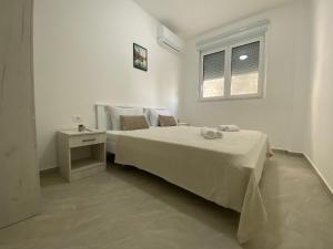 Anika Apartments