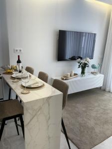 Beach Apartment 2 bed Centre La Cala de Mijas
