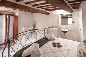 Le Petit Bijou Danzetta downtown luxury mini loft