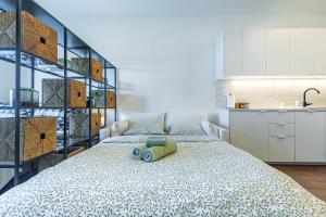 Calm & Stylish Apartment - Garage & Balcony