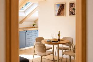 Apartment DuEnjoy - Private Sauna, Balcony and Scenic Views