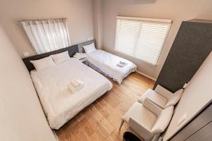 JR Sobu Line 4 Min Walk 54 sqm Private Apartment Sleeps 5 Tokyo Station 13 Min Direct Narita Airport Direct Bathtub No Elevator