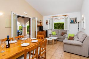 Villa Clariana Large Private Pool AC WiFi