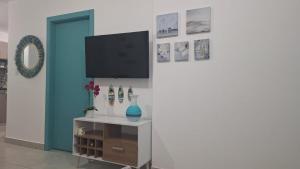 Comfortable beach house with home automation