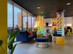 Suite Central A Pasos Del Mall plaza San Martín Coliving con vista hacia el mar