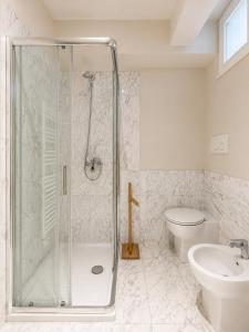 Spacious, bright and airy flat at Accademia