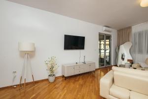 Mir & More Stan centar Budva