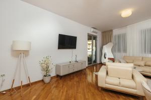 Mir & More Stan centar Budva
